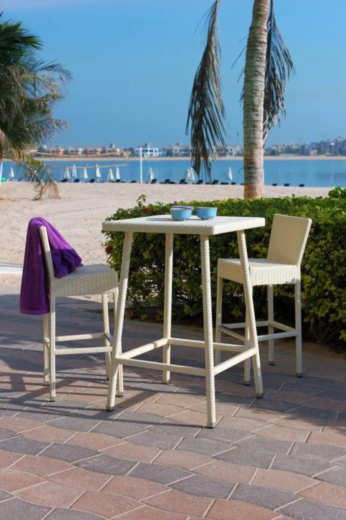 Outdoor high top table and bar chairs